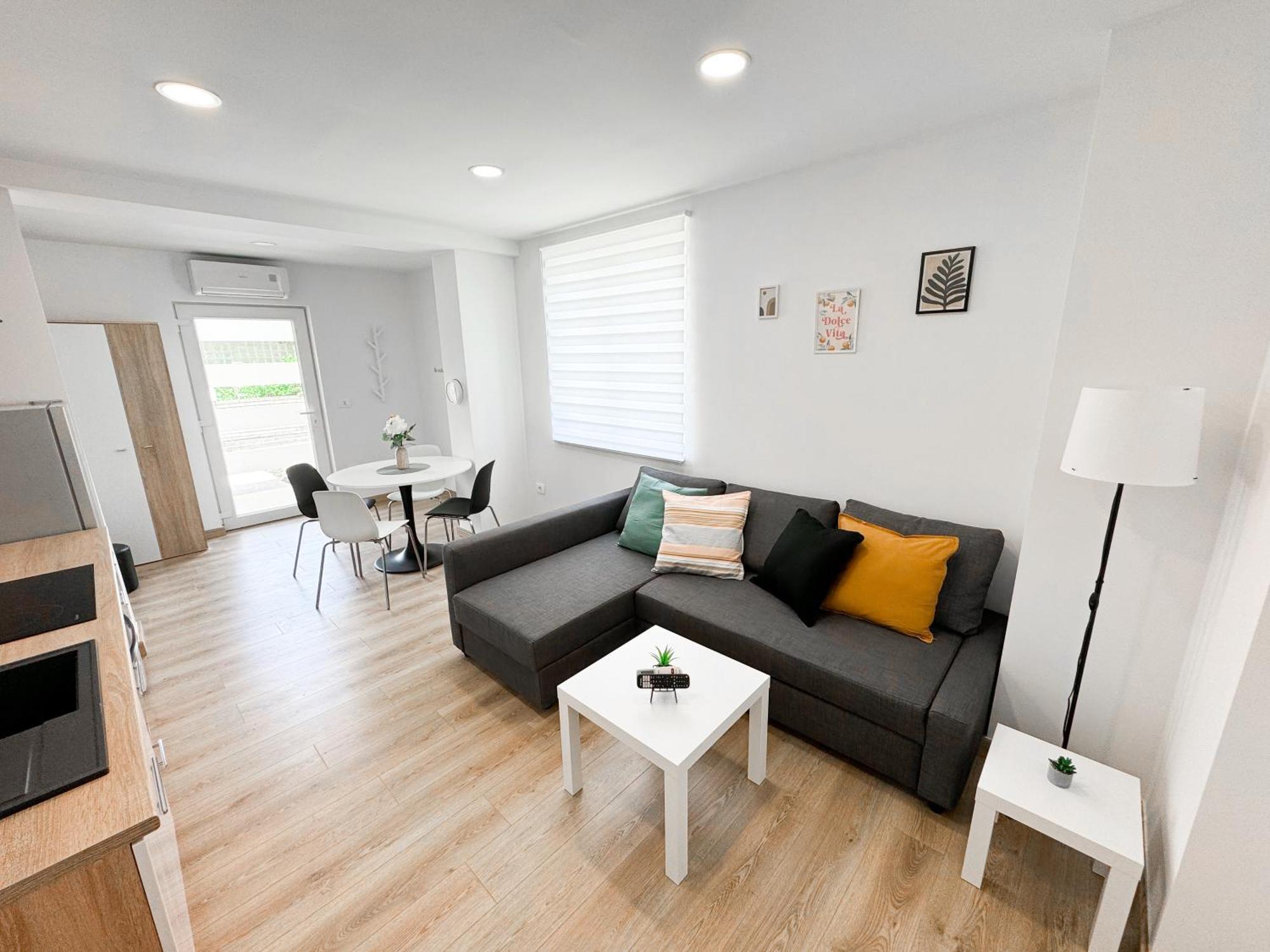 The Pinot'S Apartments Koper Exterior photo
