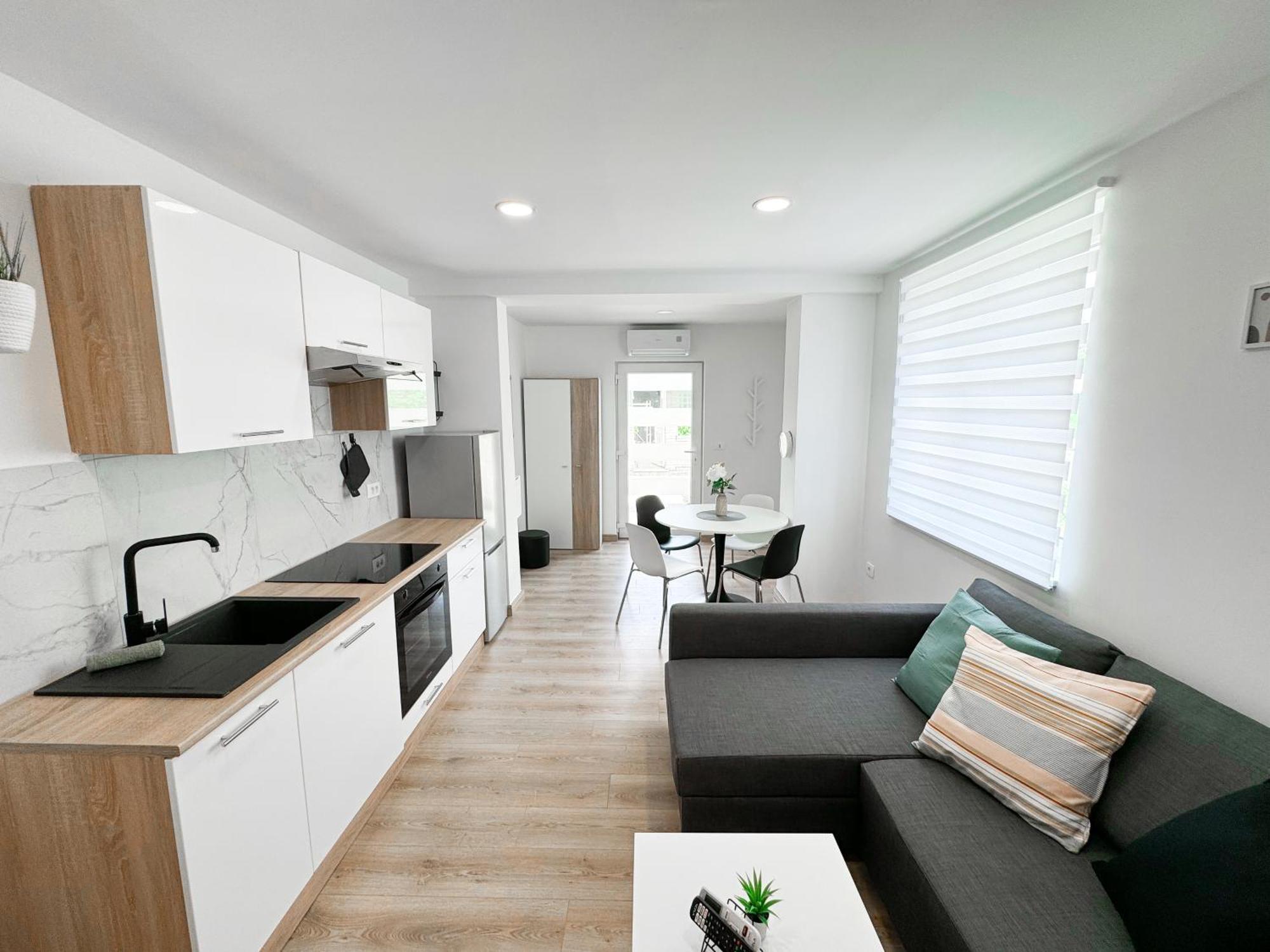 The Pinot'S Apartments Koper Exterior photo