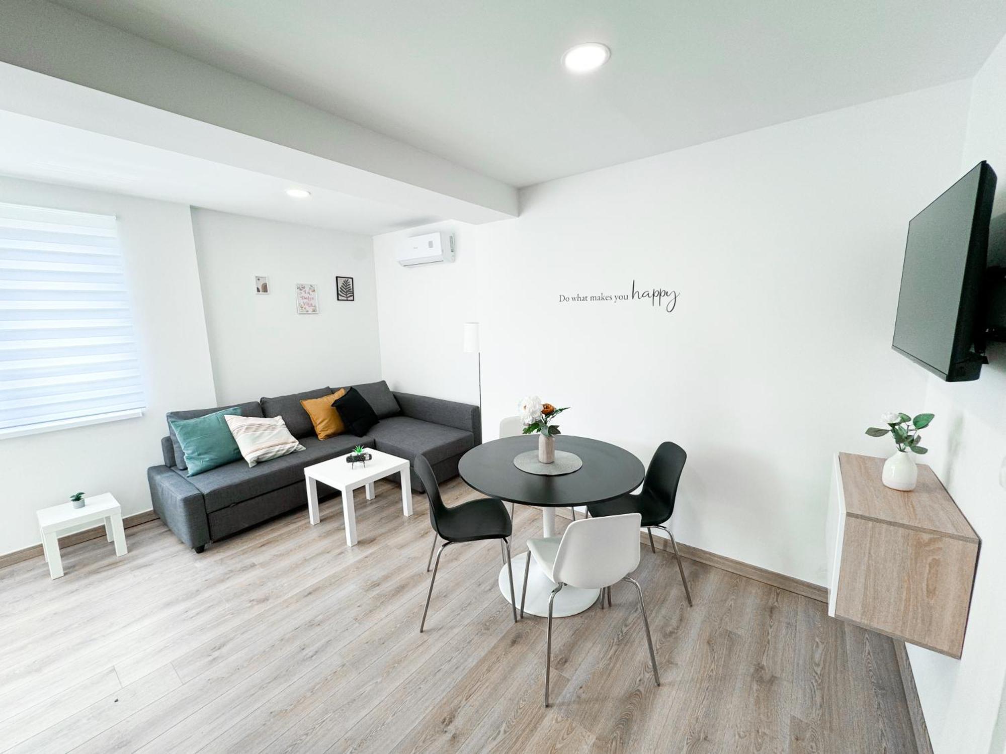 The Pinot'S Apartments Koper Exterior photo