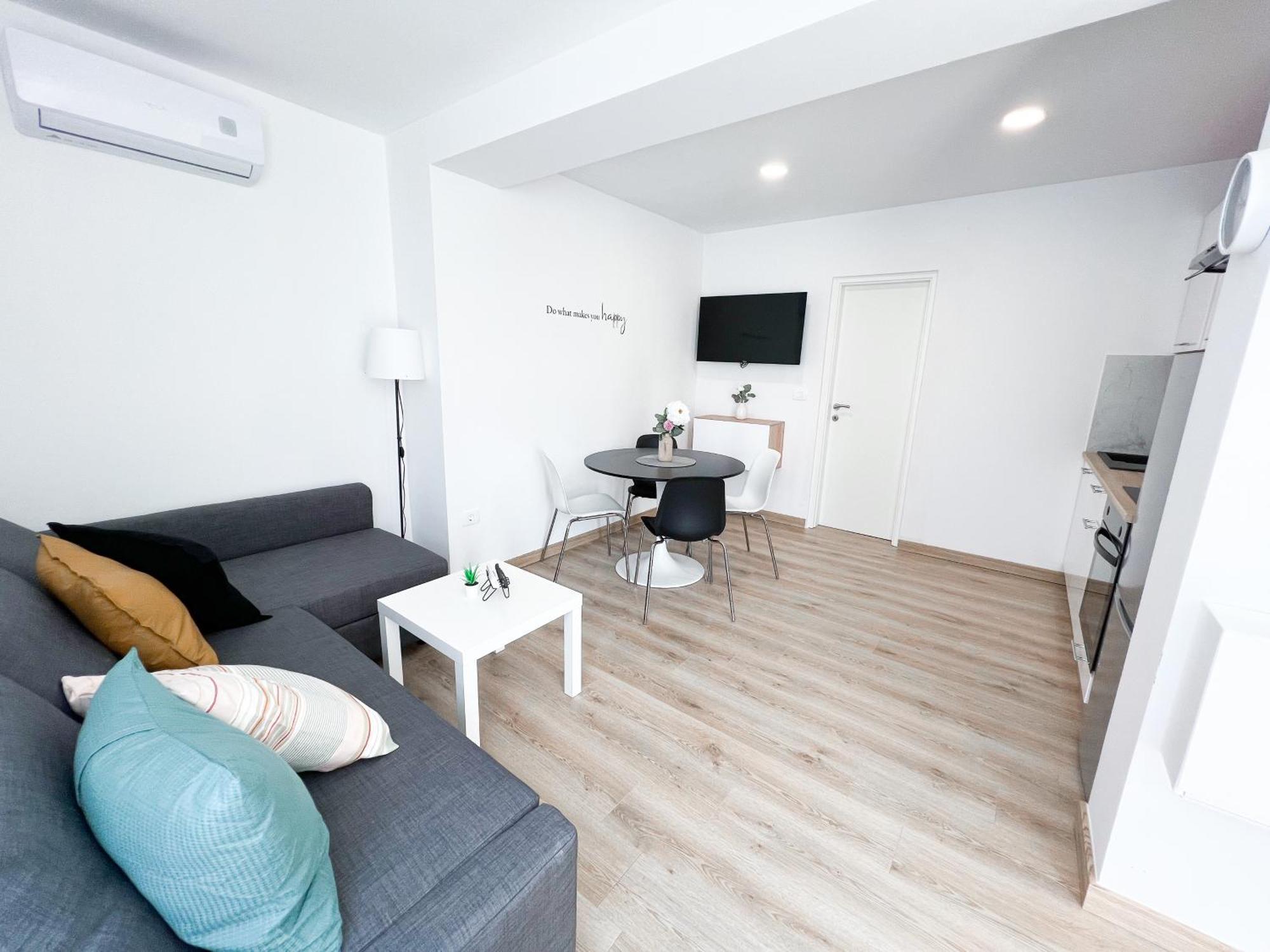 The Pinot'S Apartments Koper Exterior photo